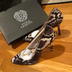 NEVER WORN Vince  Camuto heels